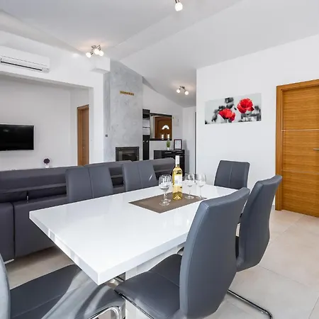Amazing In Holiday home Pazin